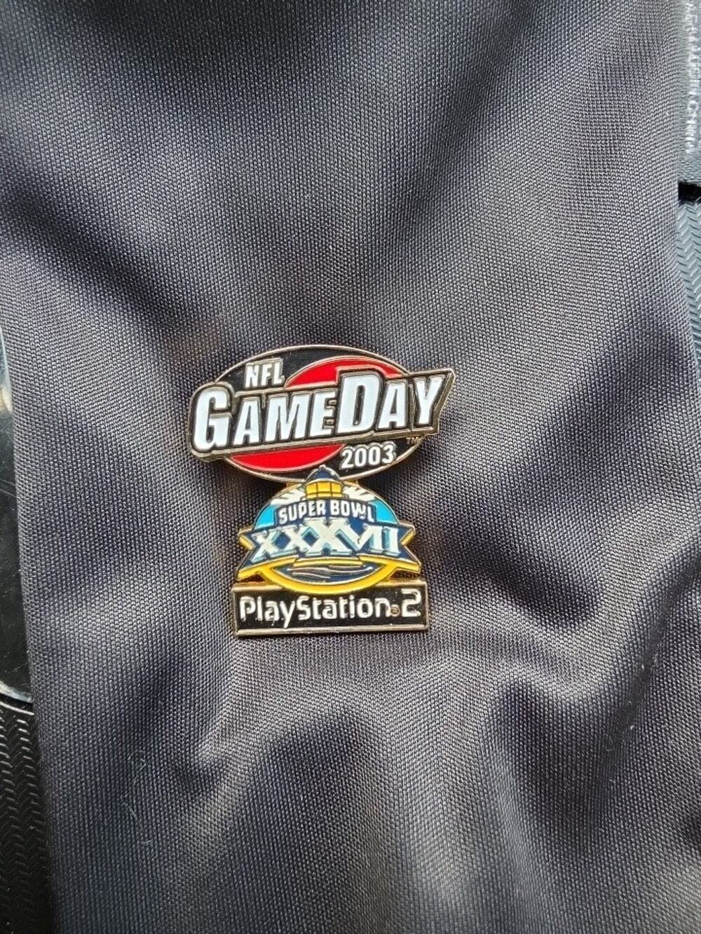 NFL Gameday 2003 Vintage PS2 Super Bowl XXXVII Lapel Pin Hat Pin RARE